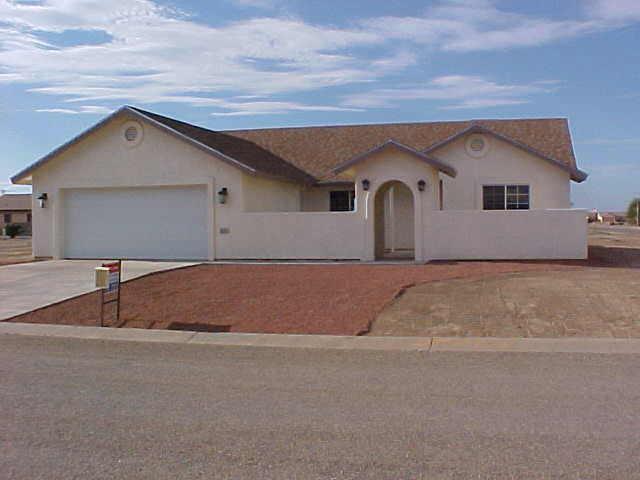 8830 W Swansea Dr., Arizona City, AZ 85223