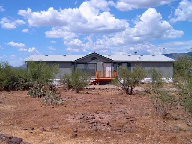 42923 14th St., New River, AZ 85087