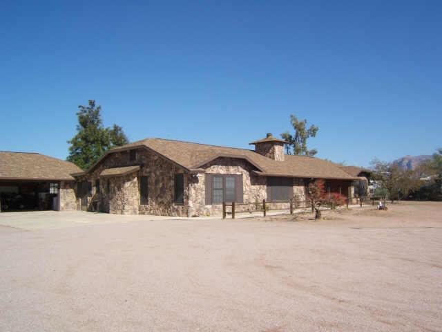 330 W Smoketree St., Apache Junction, AZ 85220