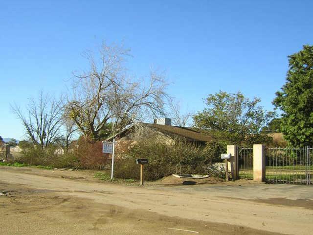 5824 N 72nd Ave., Glendale, AZ 85303