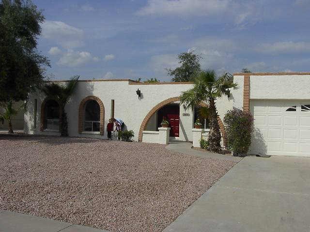 2816 E Laurel Ln., Phoenix, AZ 85028