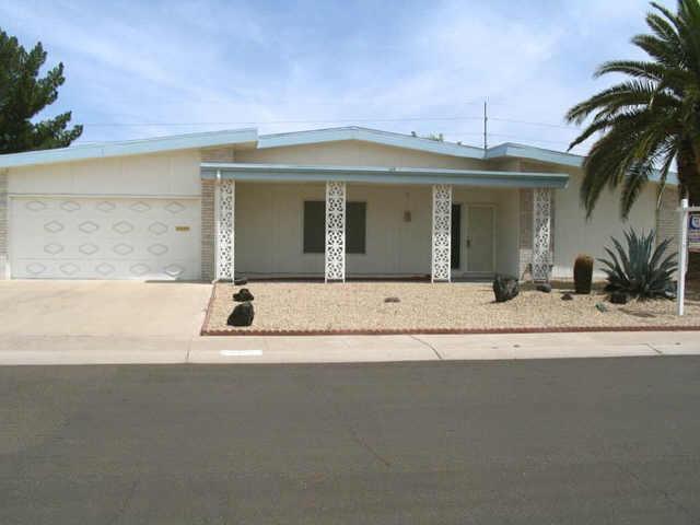 16829 Meadow Park Dr., Sun City, AZ 85351