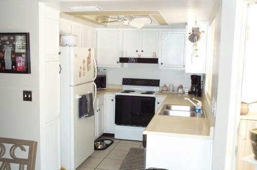 3829 E Whitney Ln., Phoenix, AZ 85032