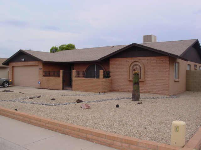 9428 N 49th Ave., Glendale, AZ 85302