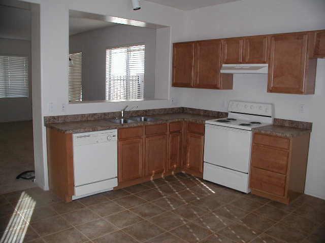 2010 S Falcon Dr., Gilbert, AZ 85236