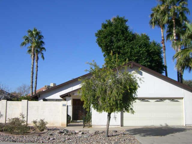 2142 S Las Palmas Cir., Mesa, AZ 85202