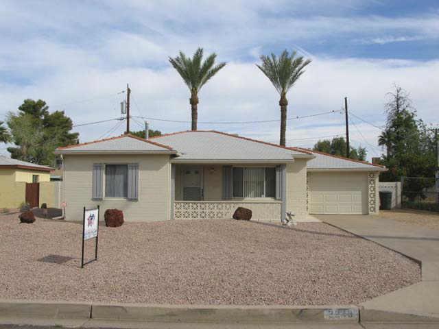 2240 E Monterey Way, Phoenix, AZ 85016