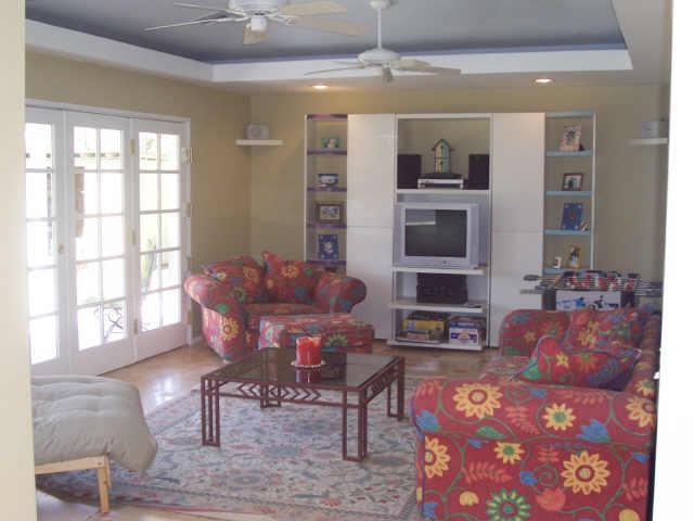 1001 W Wagon Wheel Dr., Phoenix, AZ 85021