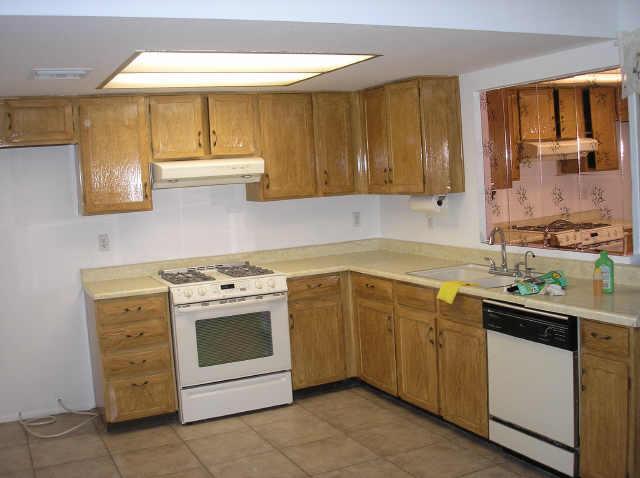 11212 N 73 Ave., Peoria, AZ 85345