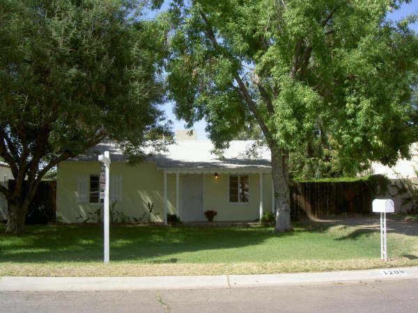 1208 E Minnezona Ave., Phoenix, AZ 85014