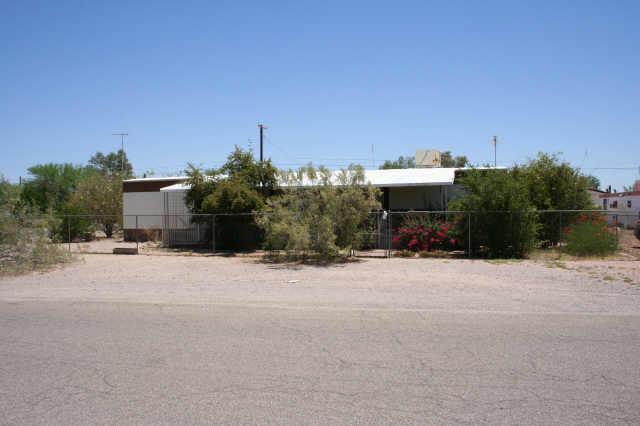 525 S Lawson Dr., Apache Junction, AZ 85220