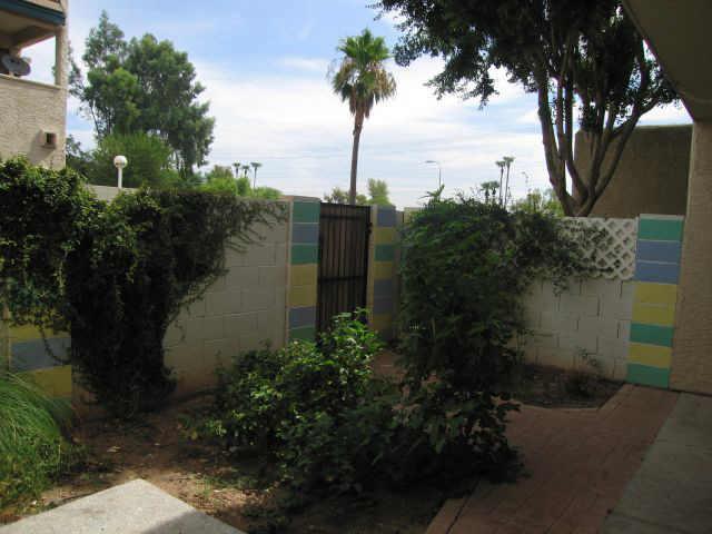 817 E Redondo Dr., Tempe, AZ 85282