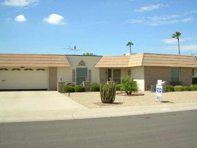 16422 N Meadow Park Dr., Sun City, AZ 85351