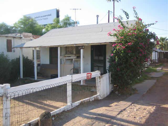 2418 E Monroe St., Phoenix, AZ 85034