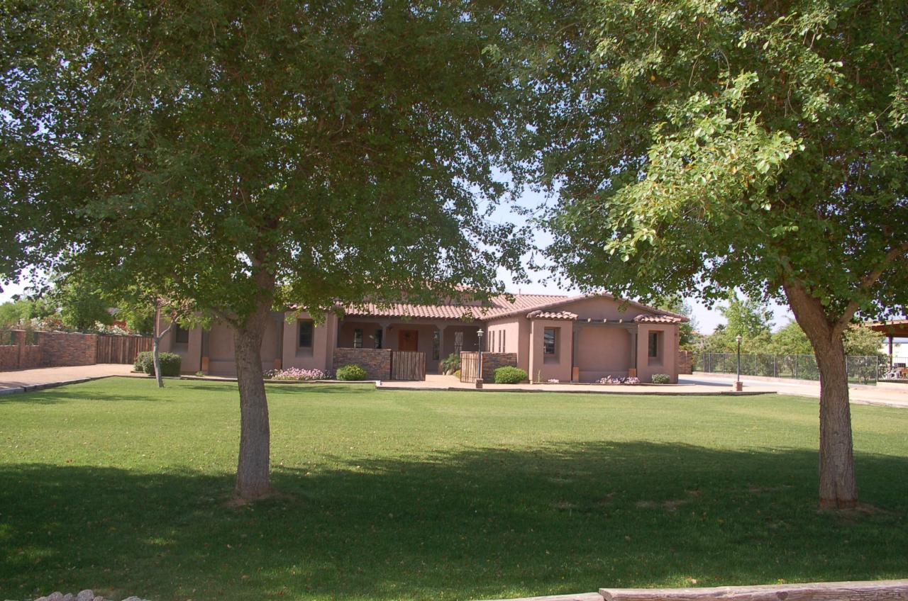 1319 W Caroline Ln., Tempe, AZ 85284