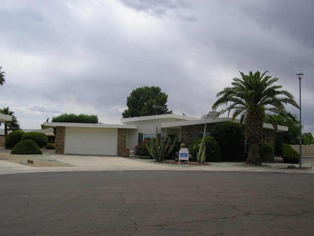 16857 N Meadow Park Dr., Sun City, AZ 85351