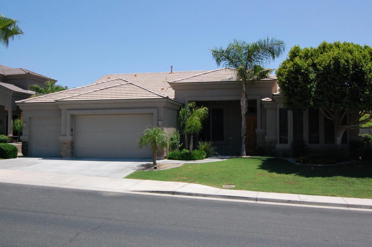 445 W Desert Flower Ln., Phoenix, AZ 85045