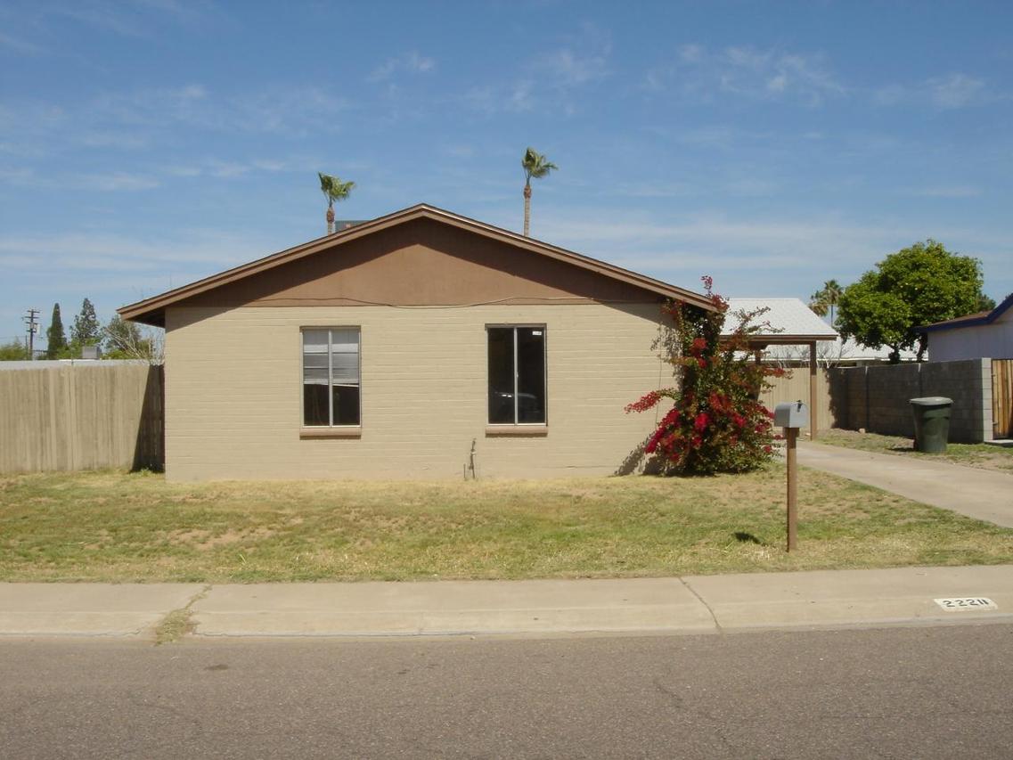 2228 W Danbury Rd., Phoenix, AZ 85023