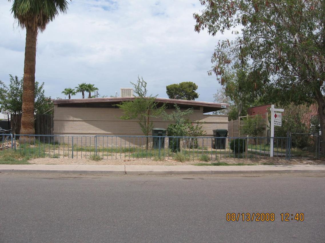 2206 E Garfield St., Phoenix, AZ 85006