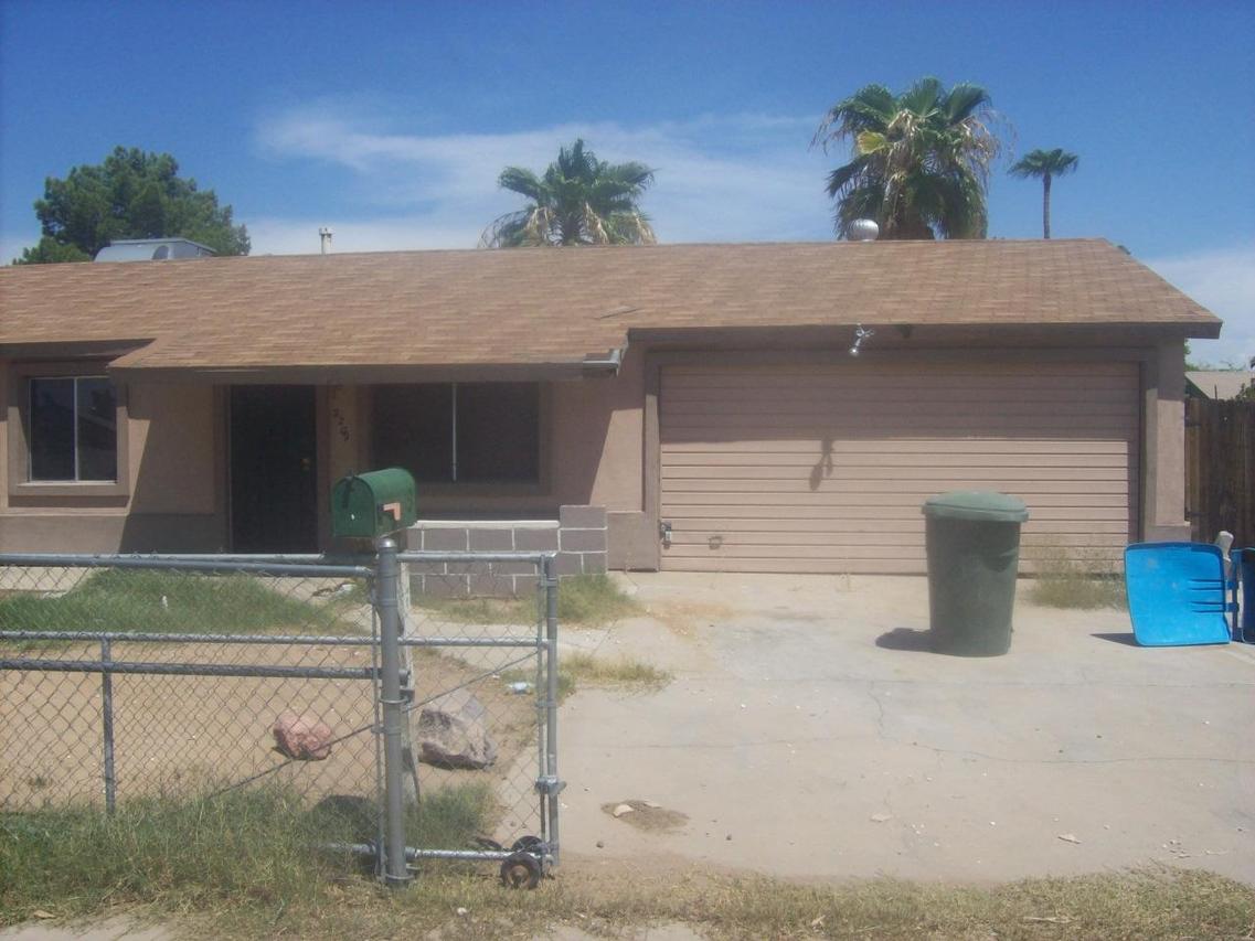 2209 N 66th Ave., Phoenix, AZ 85035