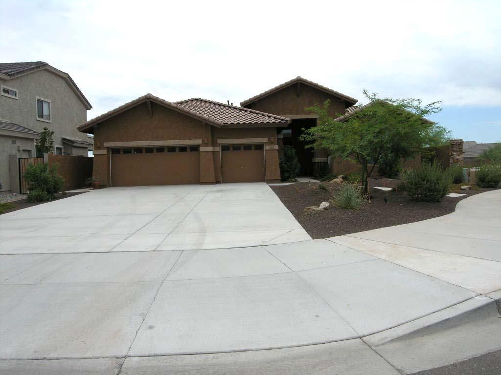 2331 W Laredo Ln., Phoenix, AZ 85085