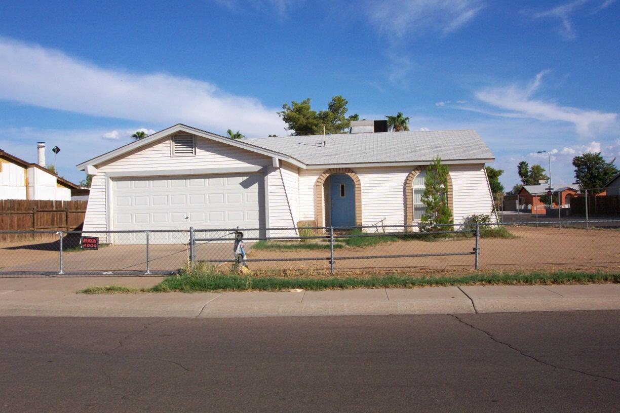 8121 W Meadowbrook Ave., Phoenix, AZ 85033