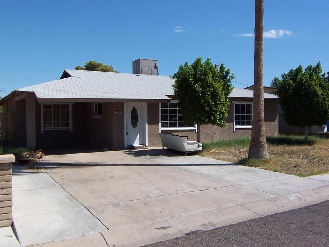 916 W Monte Way, Phoenix, AZ 85041