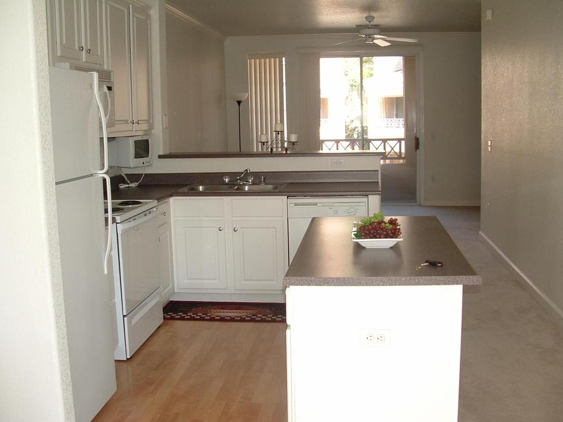 4455 E Paradise Village Pkwy. #1019, Phoenix, AZ 85032