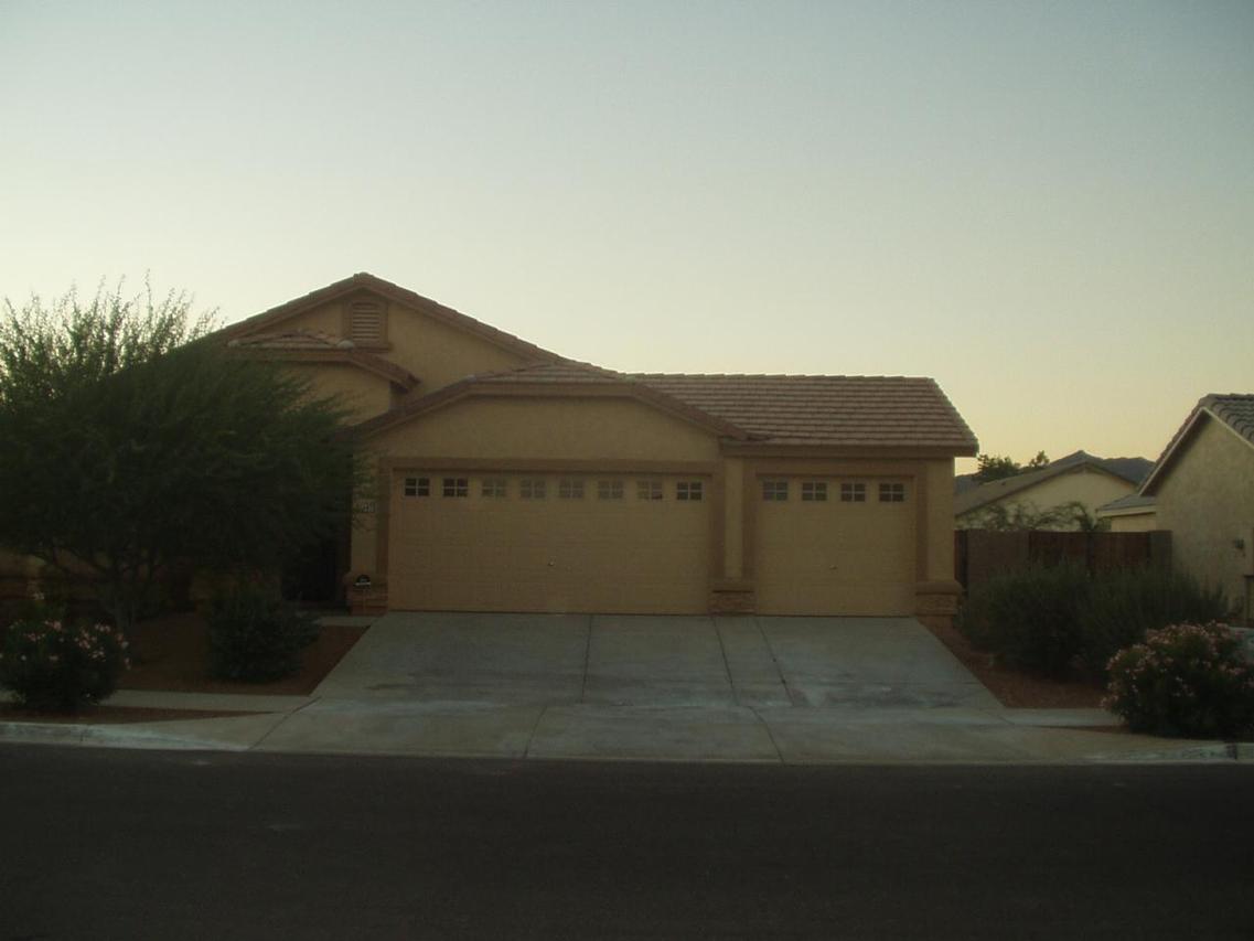 2137 W Carson Rd., Phoenix, AZ 85041
