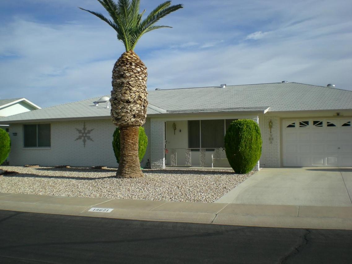 19621 N Willow Creek Cir., Sun City, AZ 85373