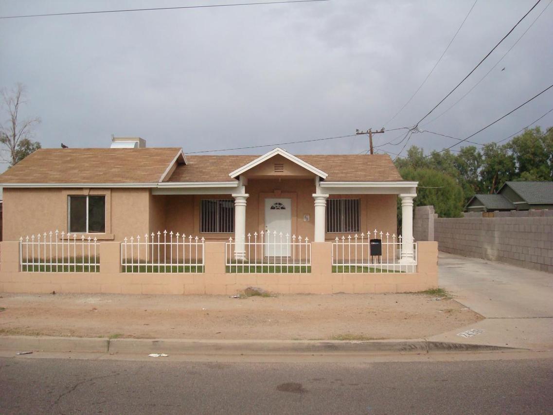 2438 E Monte Vista Rd., Phoenix, AZ 85008