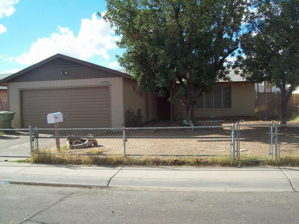 6736 N 65th Ave., Glendale, AZ 85308