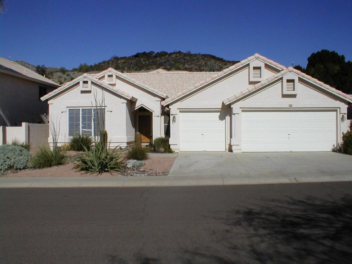 932 E South Fork Dr., Phoenix, AZ 85048
