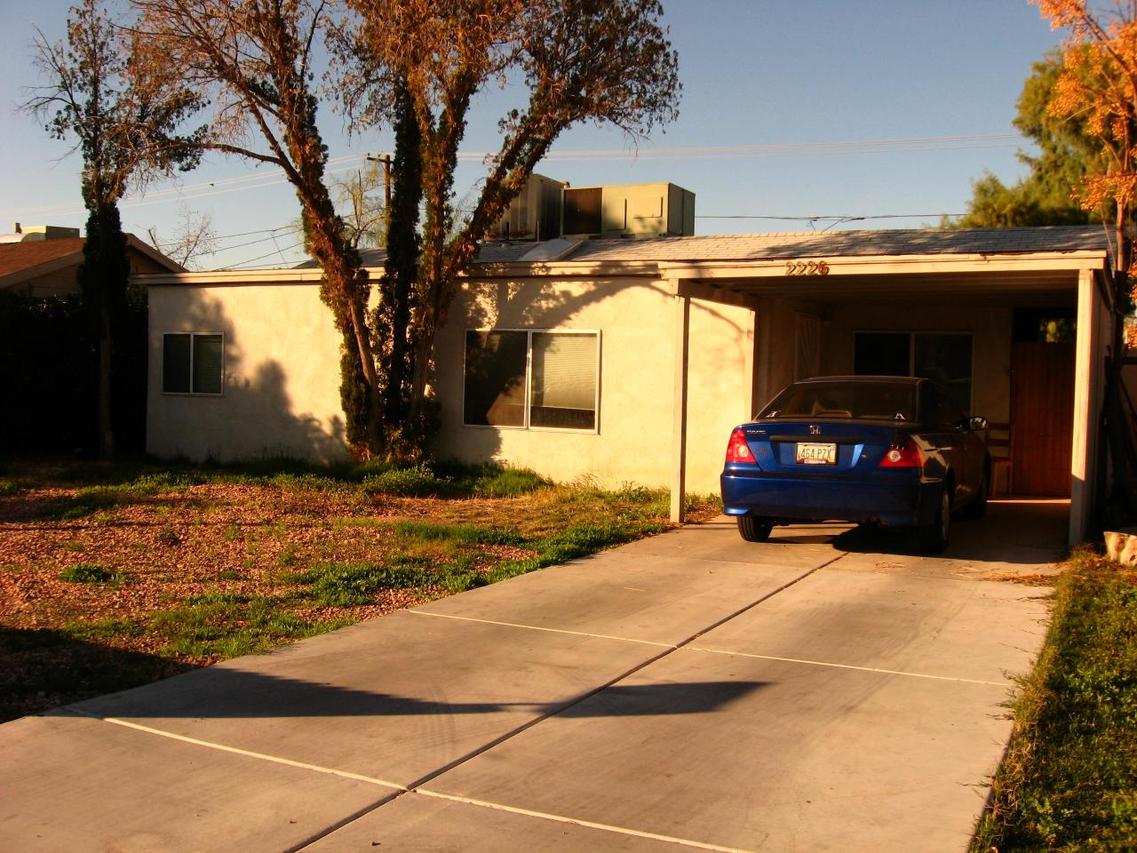 2226 E Oak St., Phoenix, AZ 85006