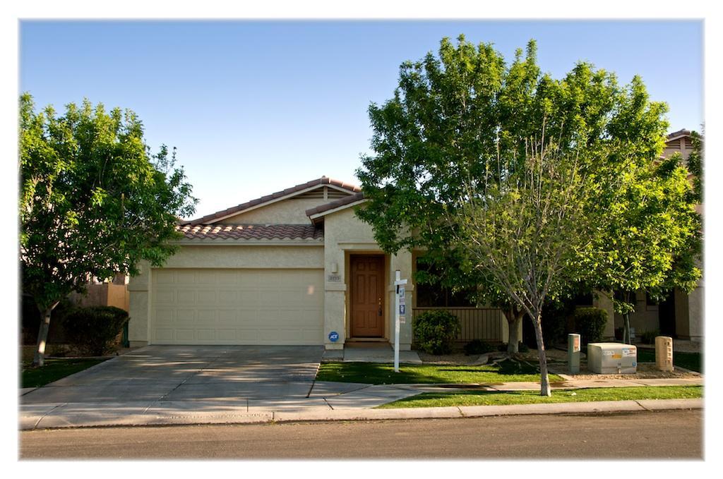 2715 E Carson Rd., Phoenix, AZ 85042