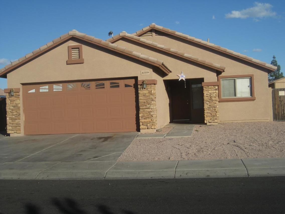 4509 N 88th Ave., Phoenix, AZ 85037