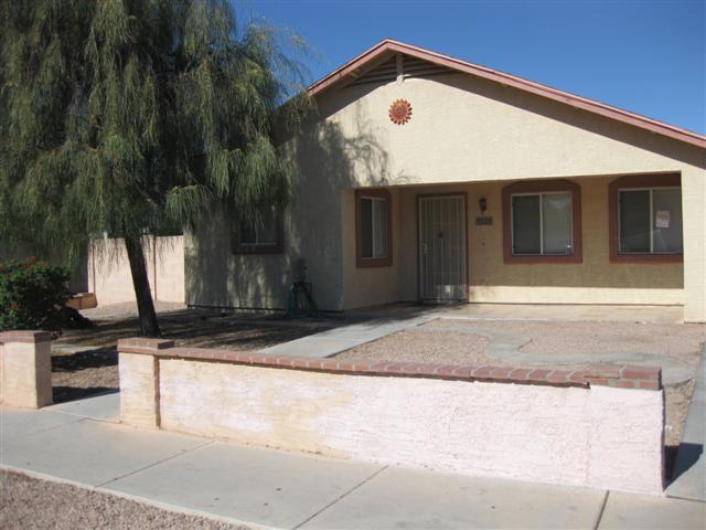 1322 E Saint Charles Ave., Phoenix, AZ 85042