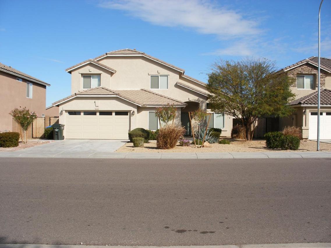 2002 W Alta Vista Rd., Phoenix, AZ 85041