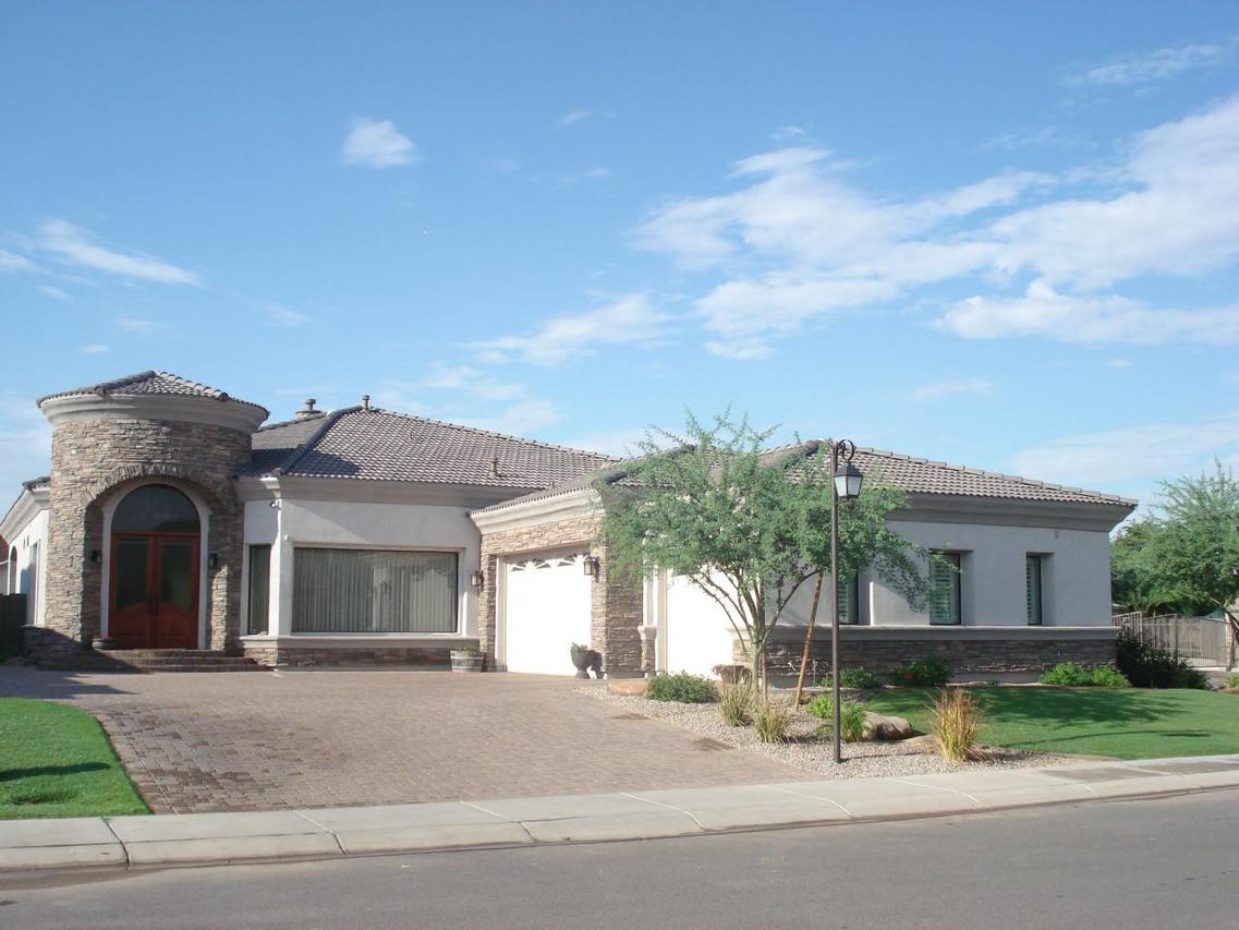 1261 S Larkspur Ct., Gilbert, AZ 85296
