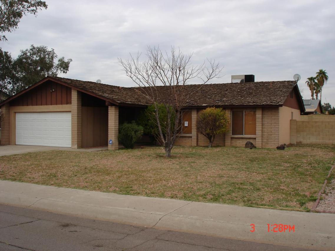 2920 W Woodridge Dr., Phoenix, AZ 85053