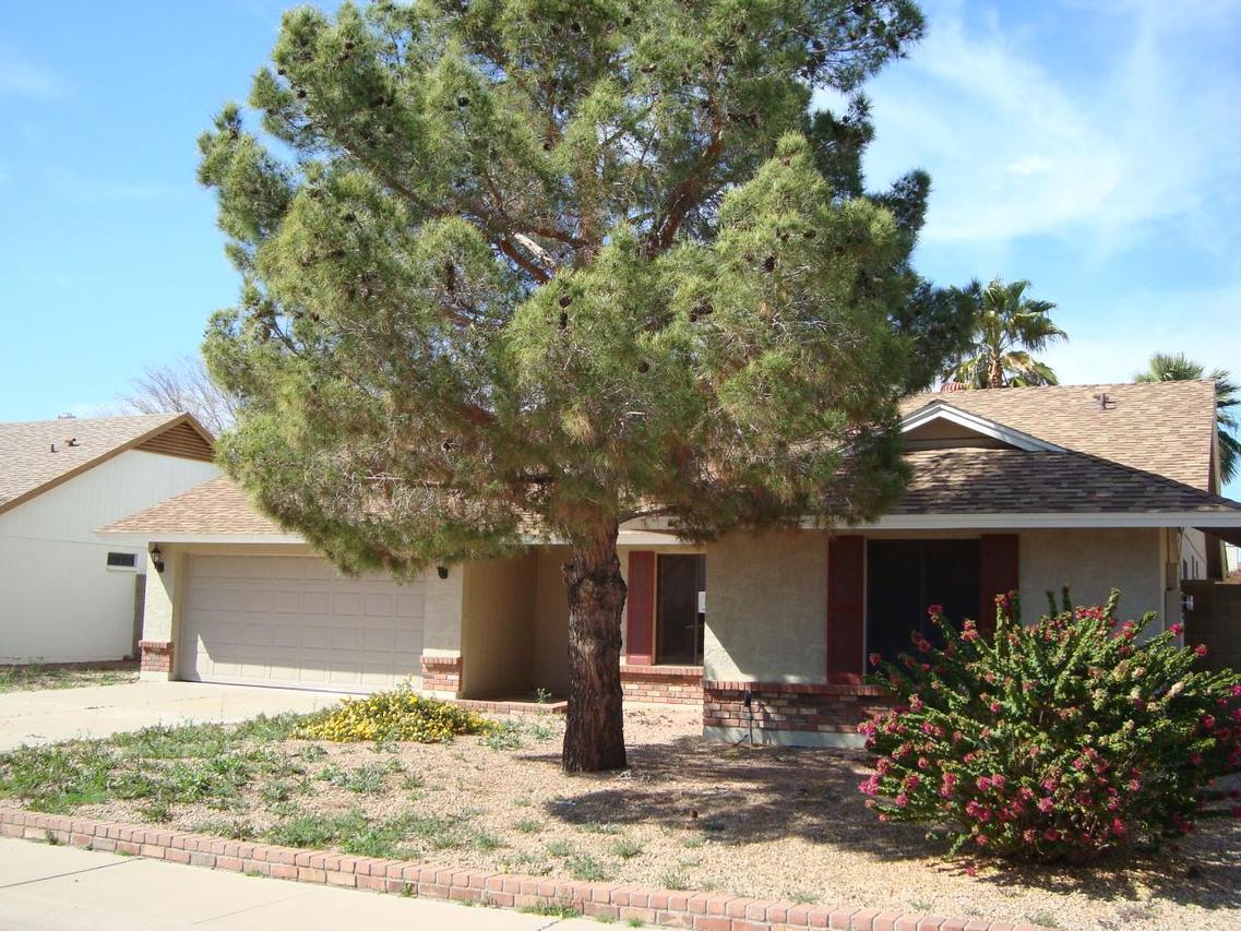 6610 W Port Royale Ln., Glendale, AZ 85306