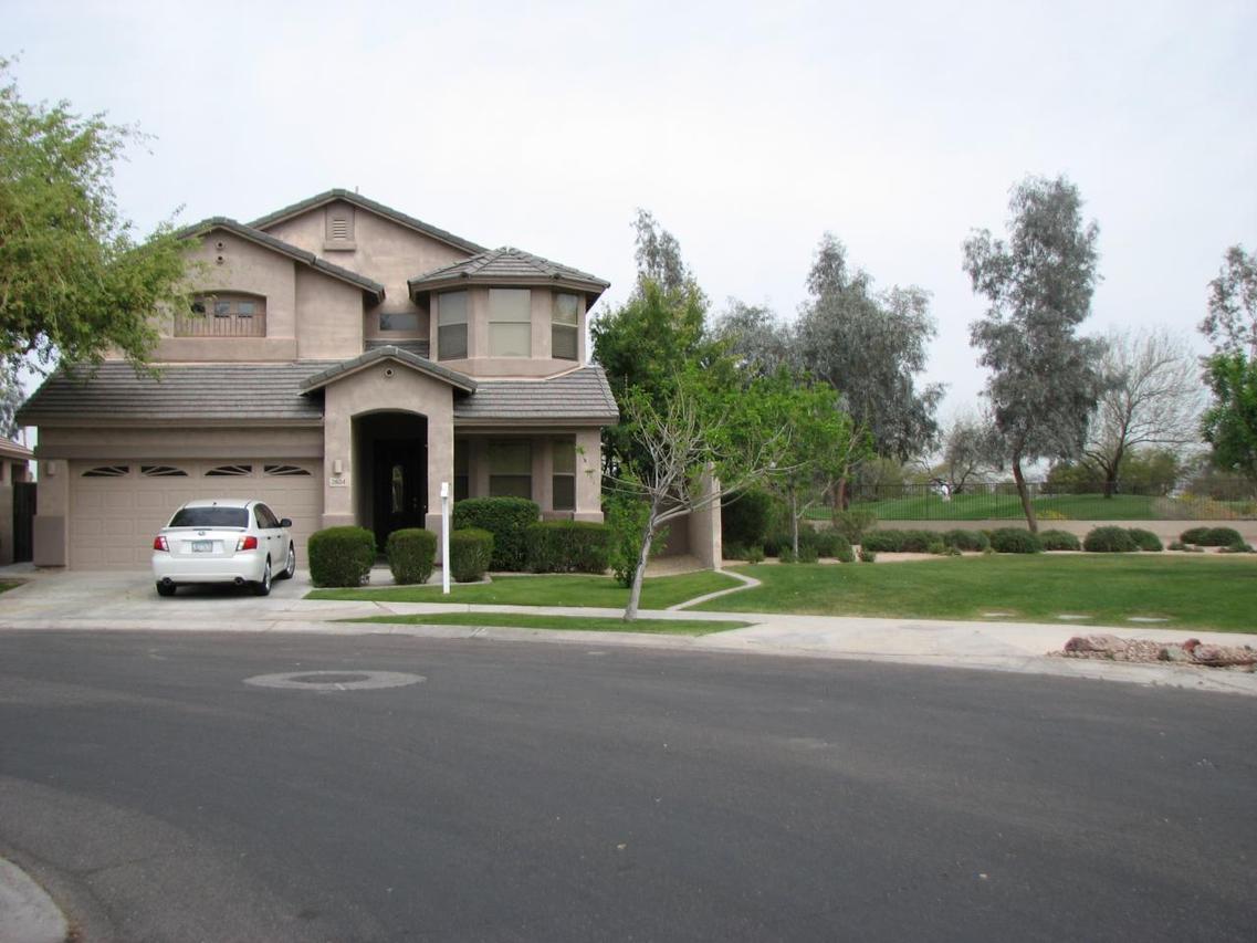 2624 E Glass Ln., Phoenix, AZ 85040