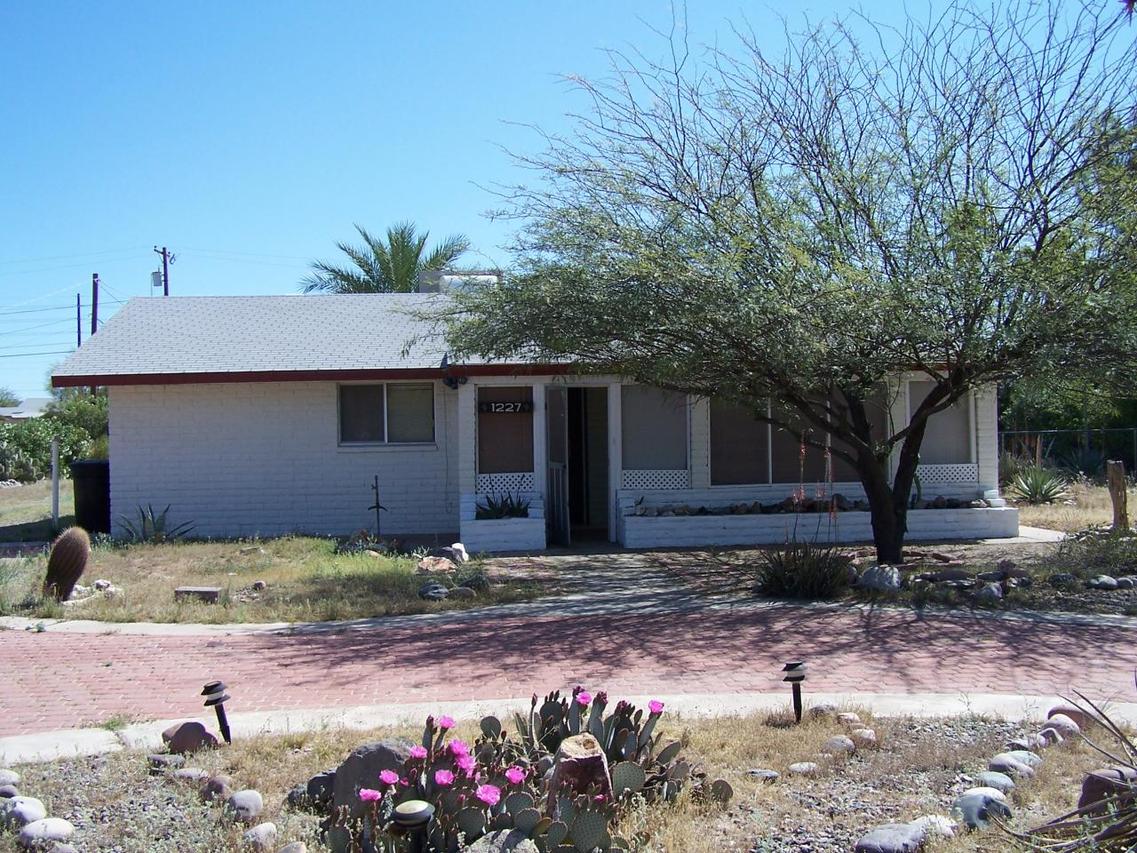 1227 N 67th St., Mesa, AZ 85205