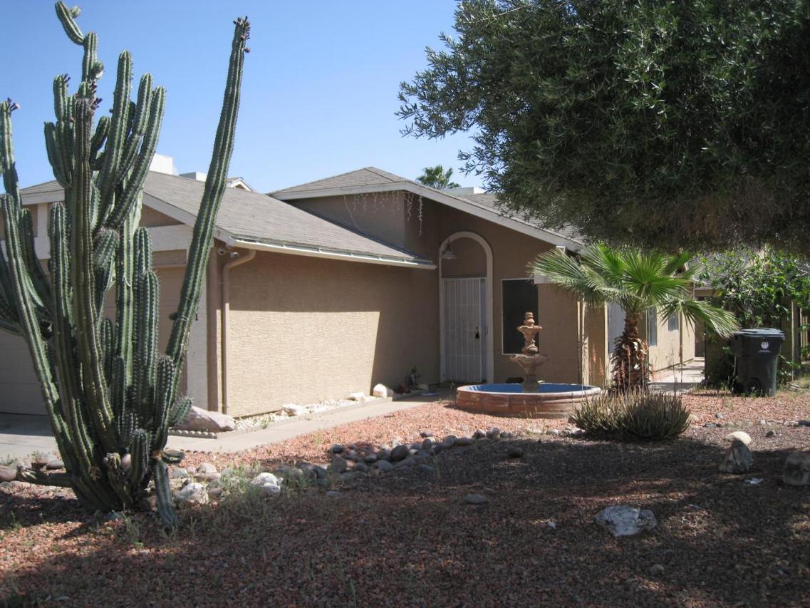 1701 E Greenway Cir., Phoenix, AZ 85040