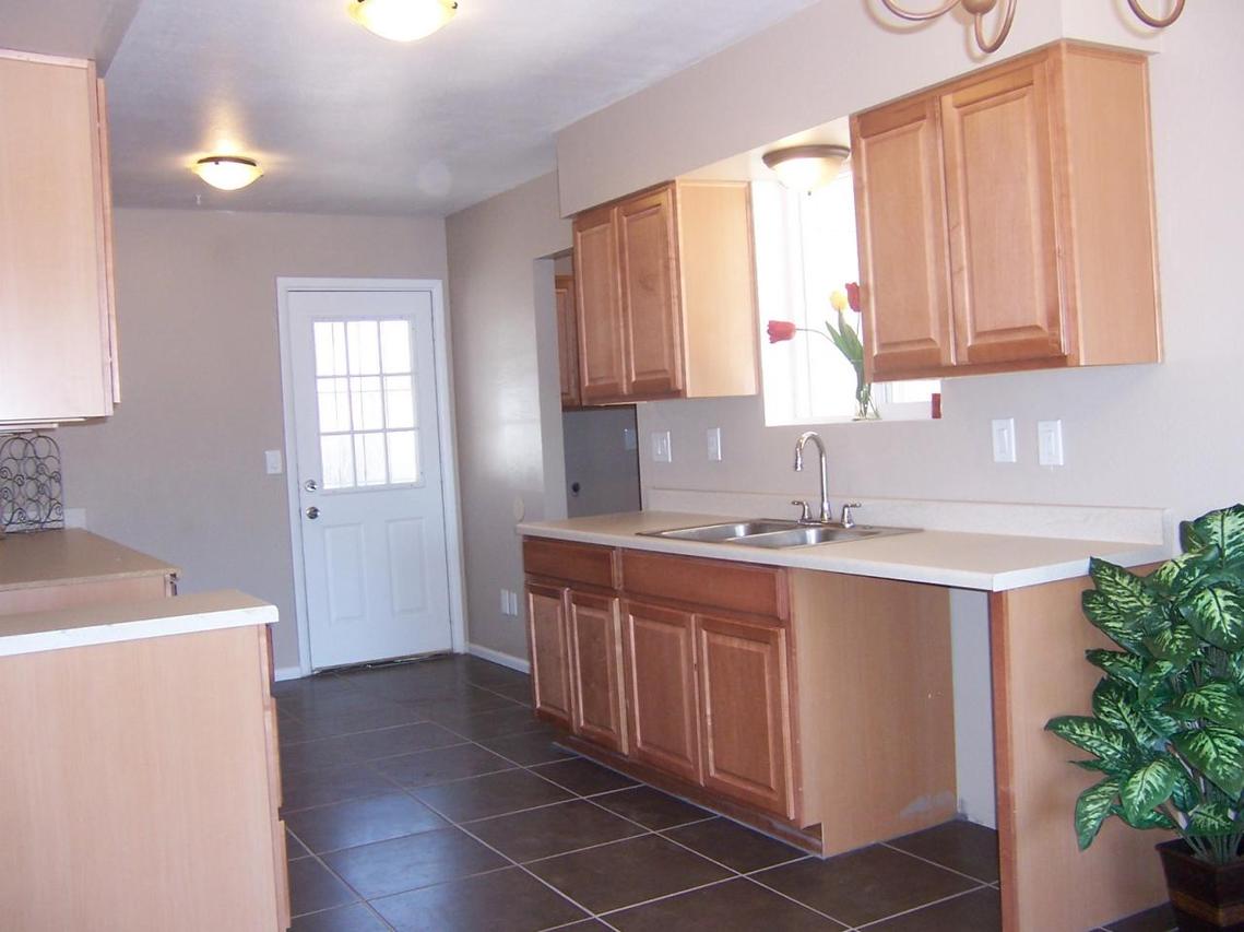 3017 N 87th Ave., Phoenix, AZ 85037