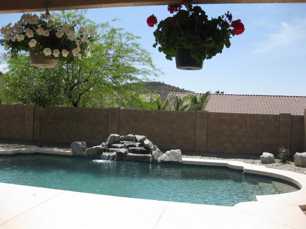 6353 W Desert Hollow Dr., Phoenix, AZ 85083