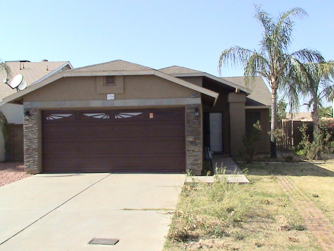 1706 E Greenway Cir., Phoenix, AZ 85042