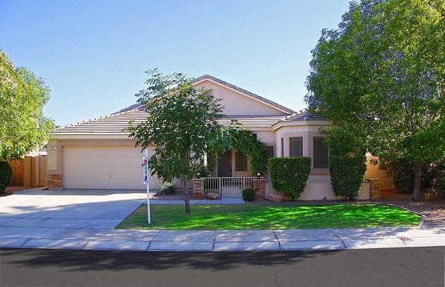 8039 W Clara Ln., Peoria, AZ 85382