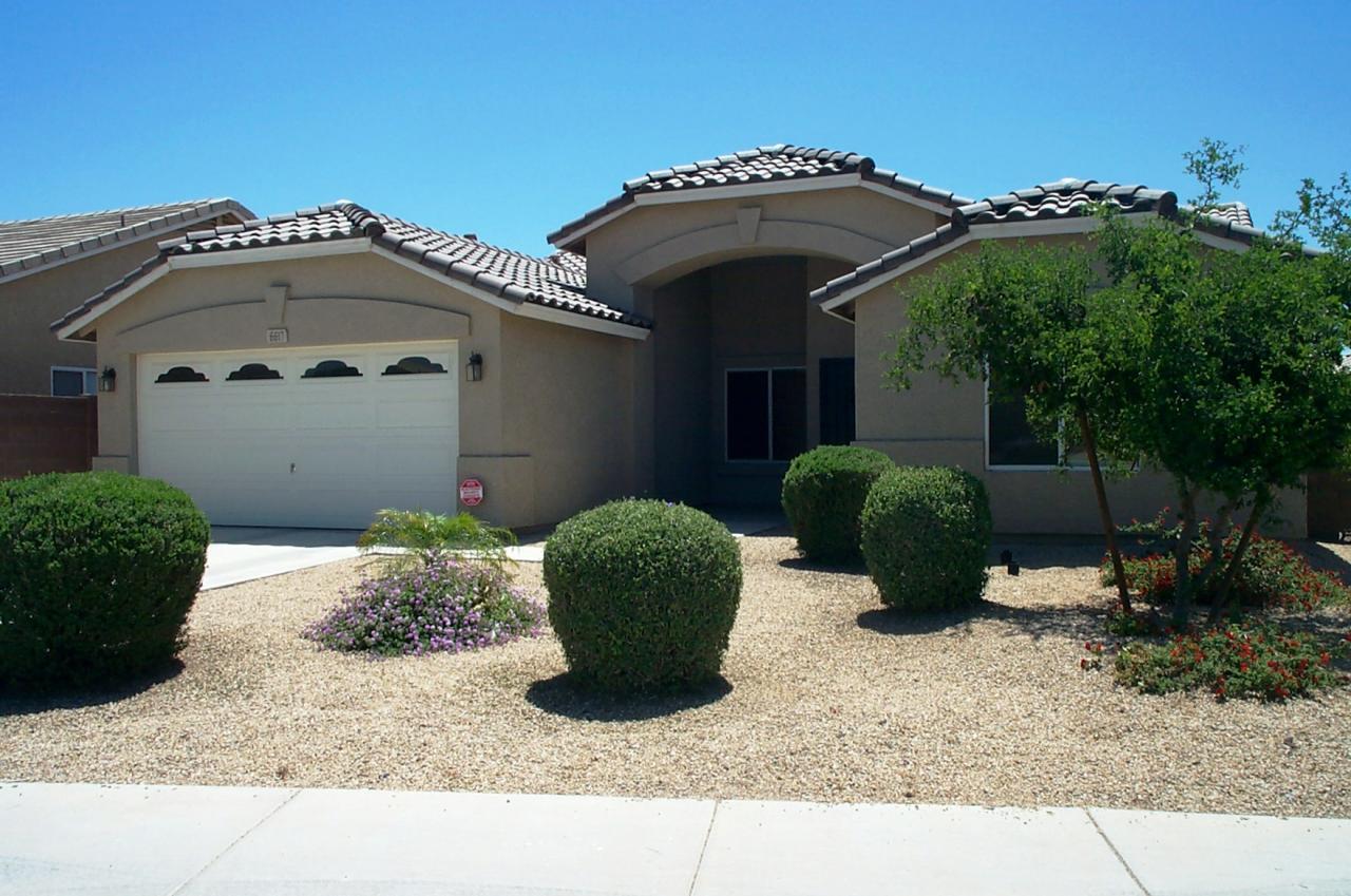 6617 W Gross Ave., Phoenix, AZ 85043