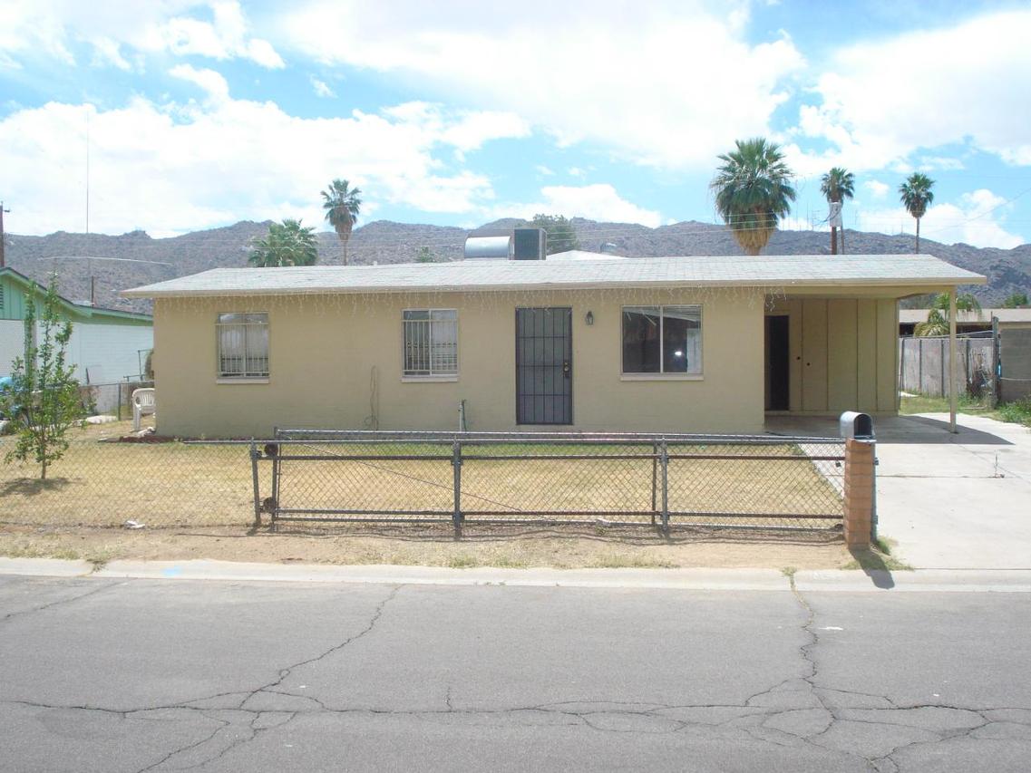 1051 E Desert Ln., Phoenix, AZ 85042